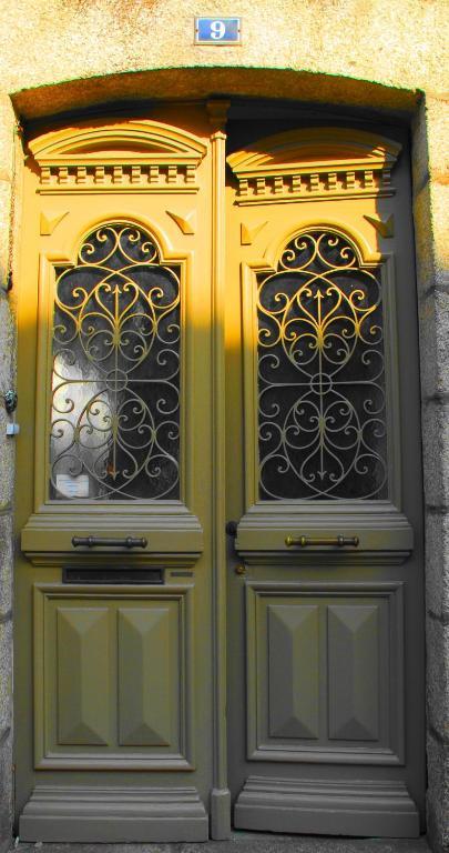 Les Chambres De Lourmel ปองติวี ภายนอก รูปภาพ
